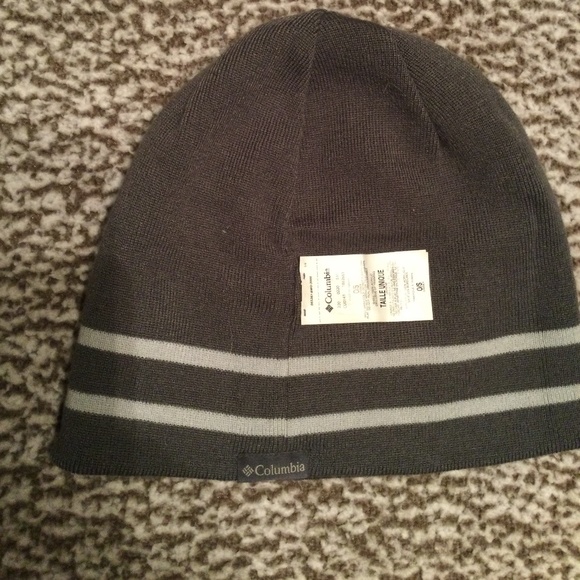Columbia Beanie/Hat - Picture 2 of 5